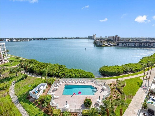 Building Photo - 7979 Sailboat Key Blvd S