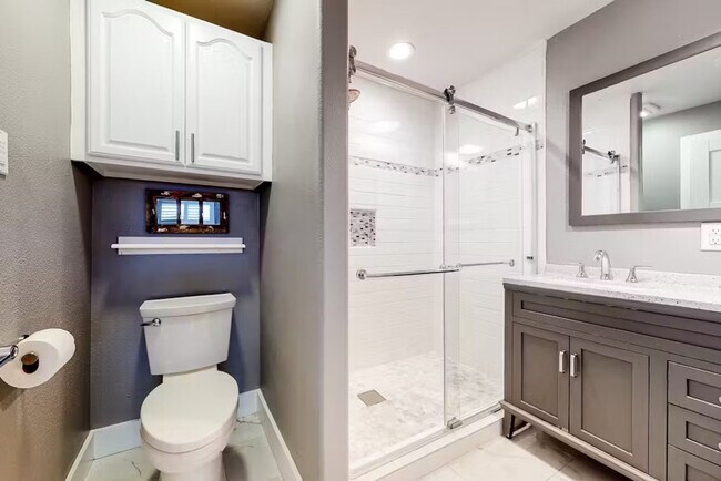 Building Photo - 607 Sand Key Dr