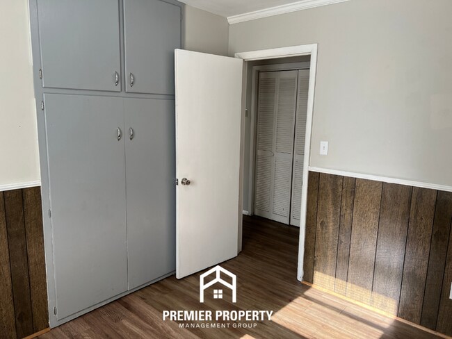 Building Photo - Spacious 4BR Decatur Home Near Huntsville w/ Vaulted Ceilings, 2-Car Garage & Fenced Yard