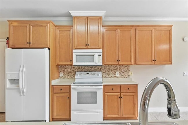 Building Photo - 161 Huntington Cir