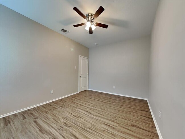 Building Photo - 217 Mica Trl