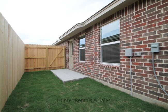 Building Photo - Truly Exceptional!