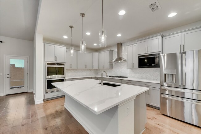 Building Photo - 5200 Amphora Ave