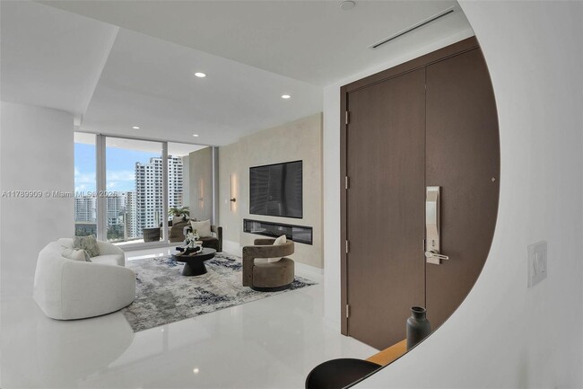 Building Photo - 300 Biscayne Blvd Way