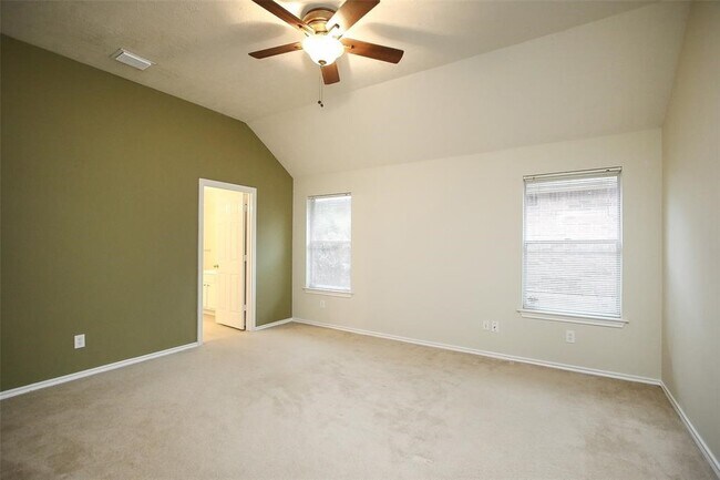 Building Photo - 14 Delphinium Pl