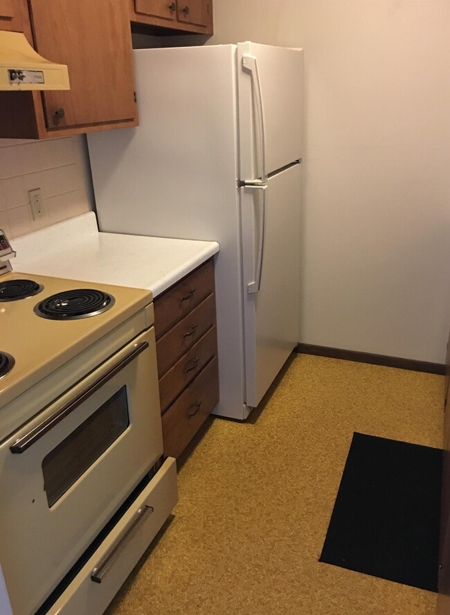 Building Photo - 2020 Cedar St