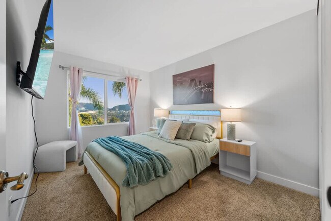 Building Photo - 9737 Benavente Pl