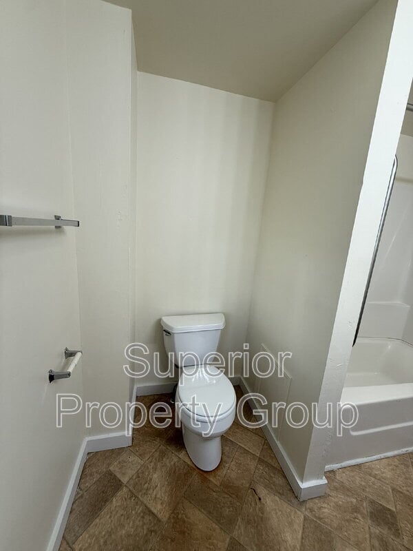 Building Photo - 18 N Fair Oaks Ave