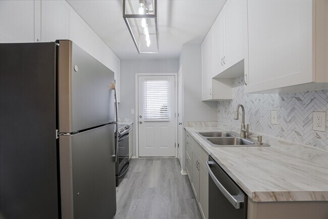 Building Photo - 3279 N Corrine Dr