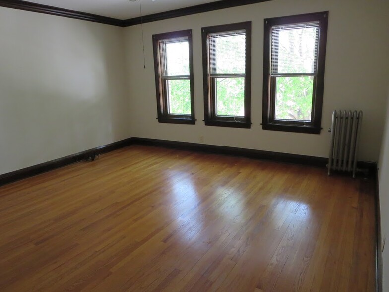 Building Photo - 3542 N Meade Ave