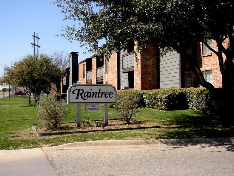 Primary Photo - Raintree Apartments