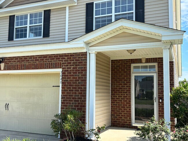 Building Photo - Spacious 5-Bedroom Home with First-Floor P...