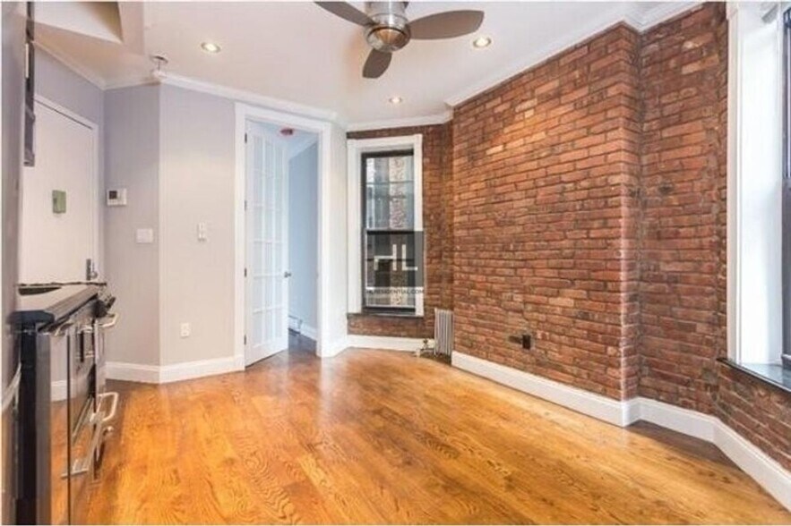 Building Photo - W 103RD ST.