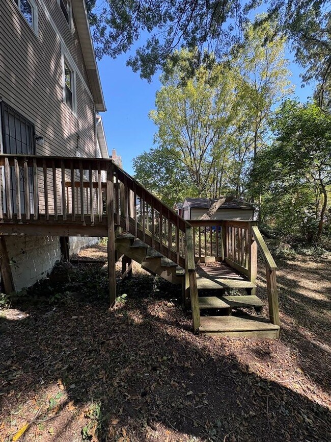 Building Photo - Four bedroom one bathroom home for rent