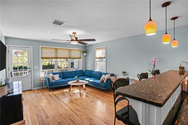 Building Photo - 31 Smith St