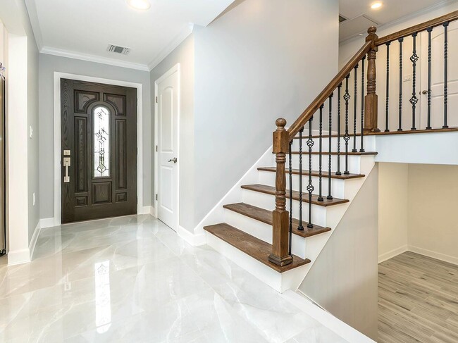 Building Photo - 1 Milford Ln