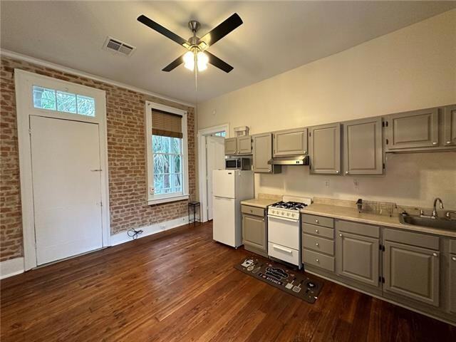 Building Photo - 1216 Camp St