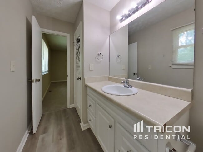 Building Photo - 2632 Winding Creek Dr