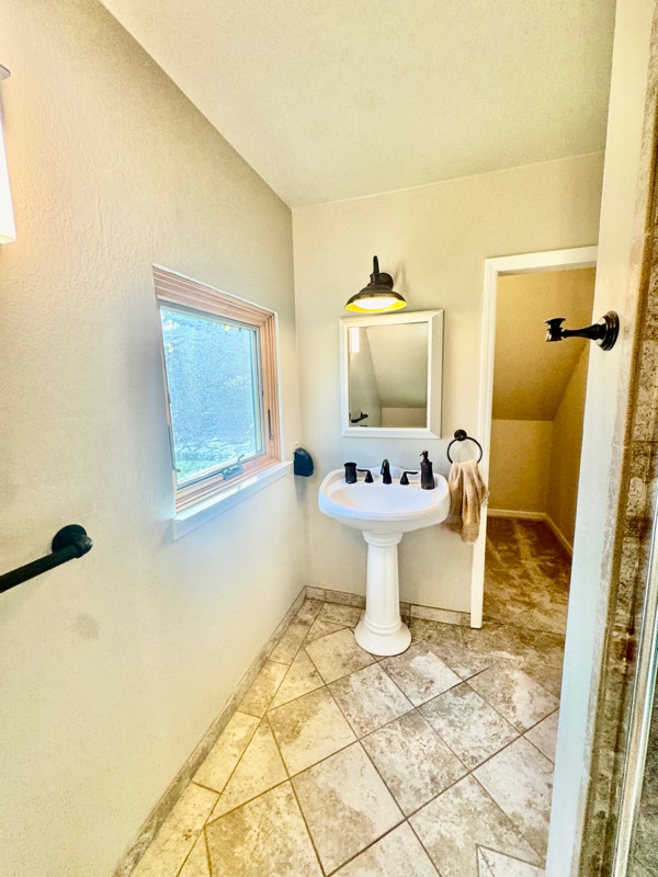 Building Photo - 1550 Indian Valley Rd