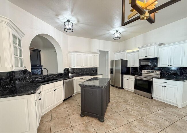 Building Photo - 16517 Tonka Trail