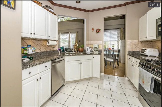 Building Photo - 5397 Mayflower Ct