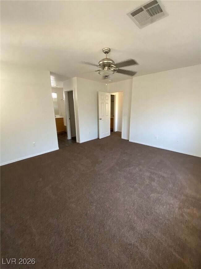 Building Photo - 987 Cantabria Heights Ave