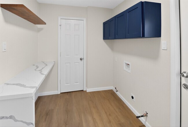Building Photo - 133 Cherry Tree Ln