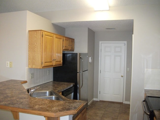 Building Photo - 1105 Walters Dr