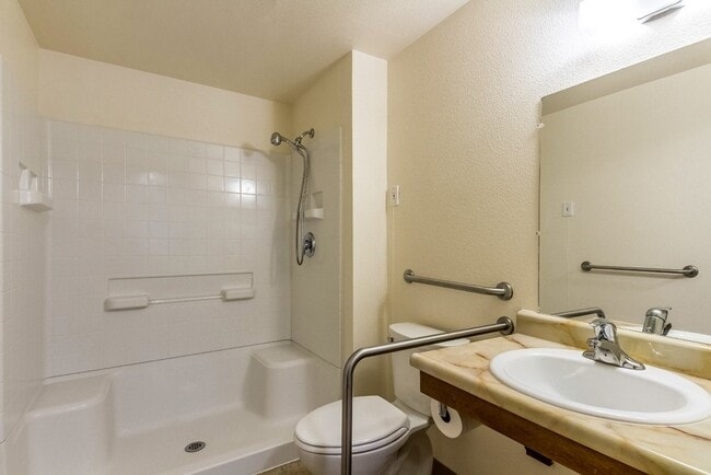 Building Photo - 3085 Resort St