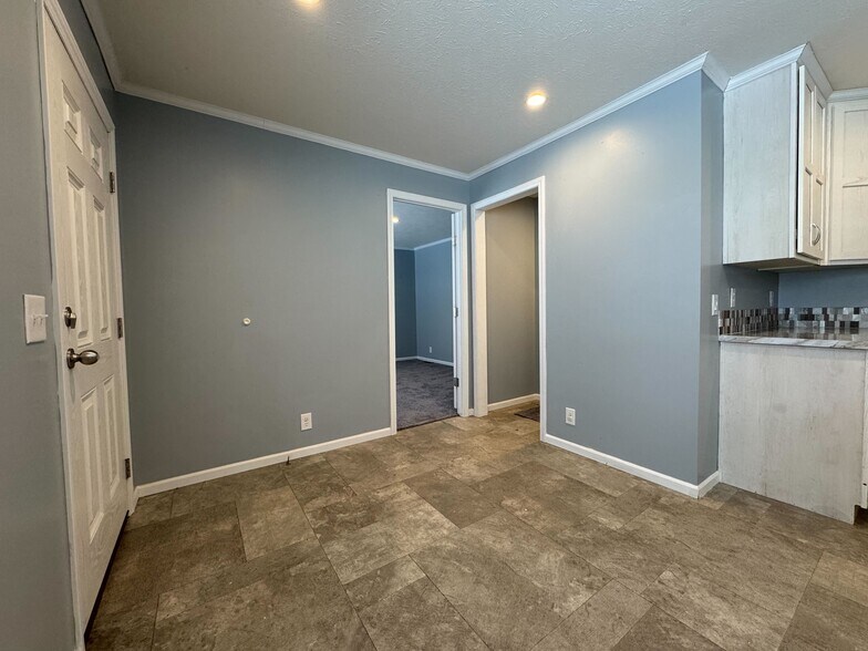 Building Photo - 2112 Bluebird Terrace NW