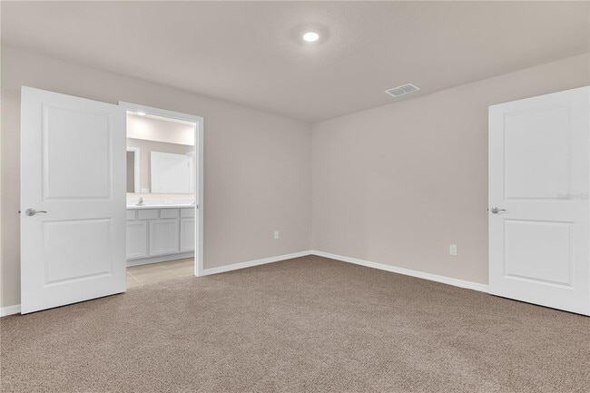 Building Photo - 2872 NE 21st Ct Rd