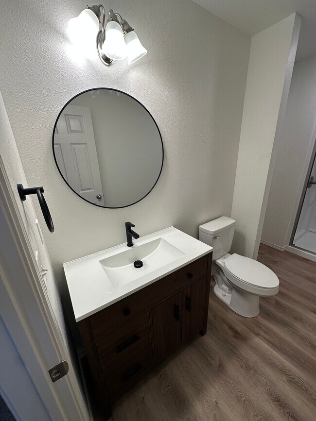 Building Photo - 3127 N Kensington Ct