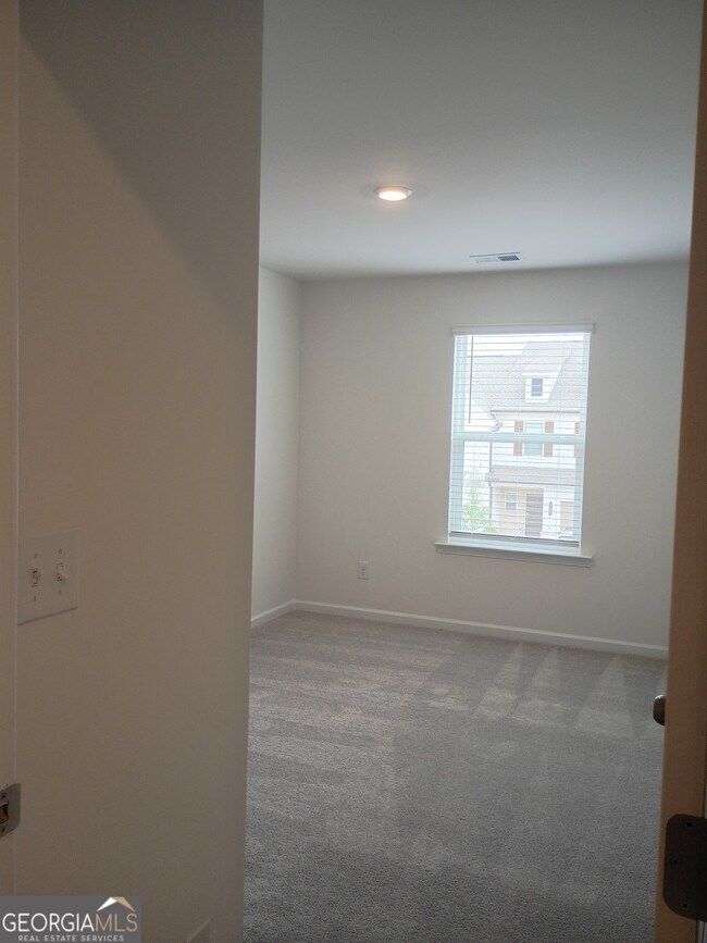Building Photo - 248 Kenoot Dr