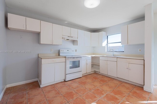 Building Photo - 28147 SW 142nd Ct