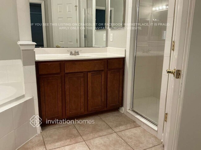 Building Photo - 3826 Westridge Dr