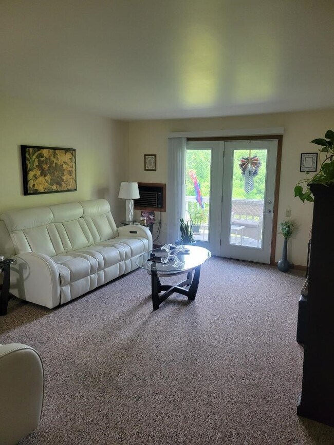 Primary Photo - 510 Westlawn Dr