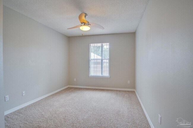 Building Photo - 5029 Lantana Dr