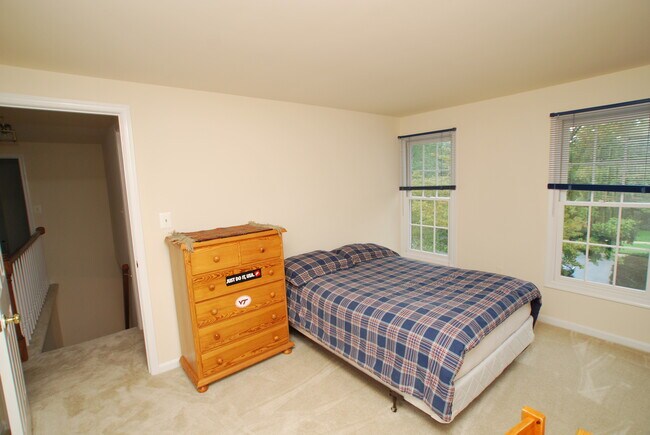 Building Photo - 15216 Falconbridge Terrace