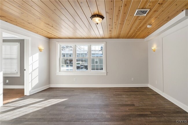 Building Photo - 201 Highbridge St