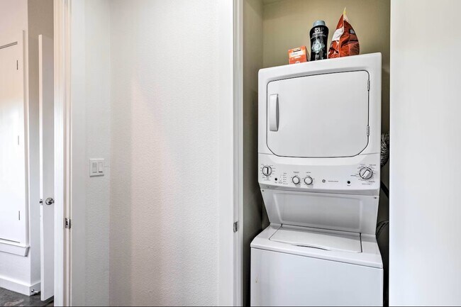 Building Photo - 2525 S Lamar Blvd