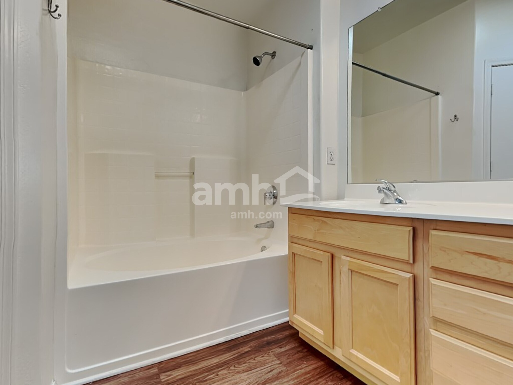 Building Photo - 9216 E Keats Ave