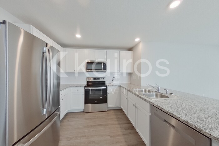 Building Photo - 8661 SW 43rd Ter