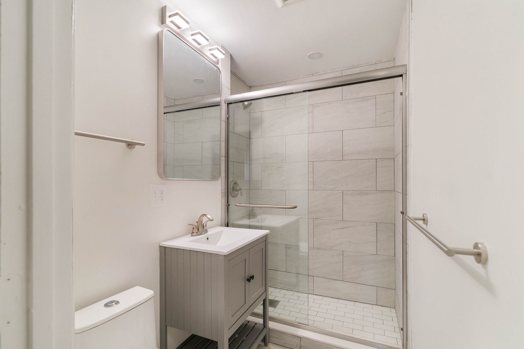 Building Photo - 321 Tappan St