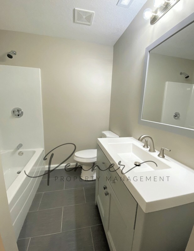 Building Photo - 11305 Lewis Ave