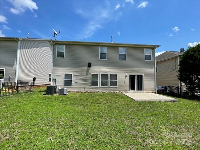 Building Photo - 9415 Seamill Rd