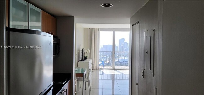 Building Photo - 1750 N Bayshore Dr