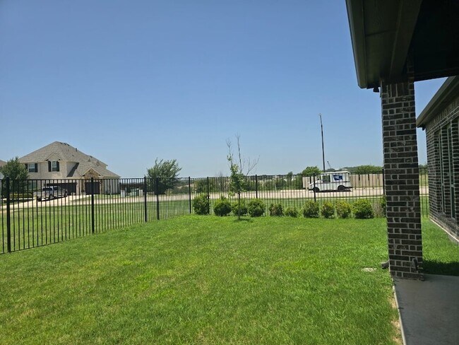 Building Photo - 4165 Rancho Milagro Dr