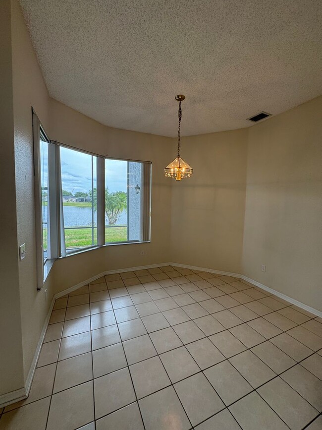 Building Photo - Waterview 3 BED / 2 BATH Home For Rent!