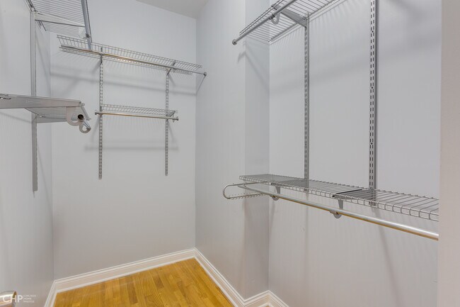 Building Photo - 224 S Oakley Blvd