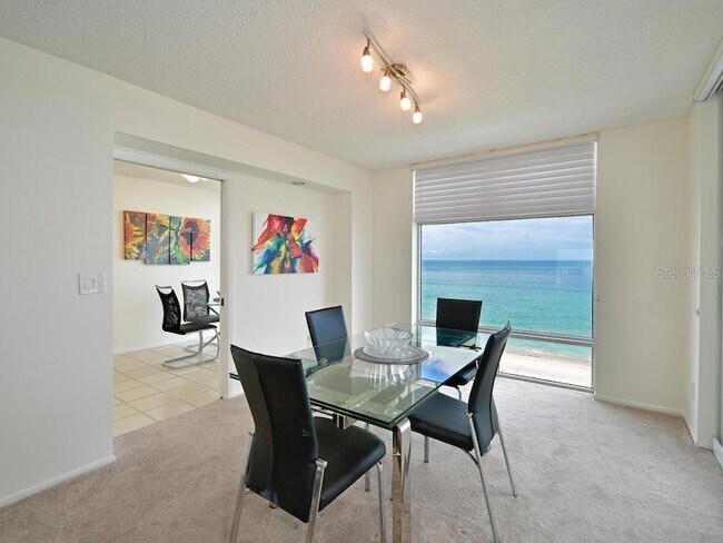 Building Photo - 2425 Gulf of Mexico Dr